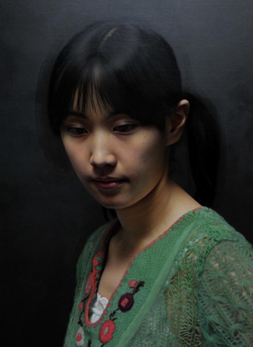 冷峻和模特“小江”超写实油画离不开扎实的素描技巧