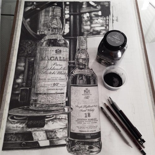 莫妮卡·李的照片般的超现实主义铅笔素描