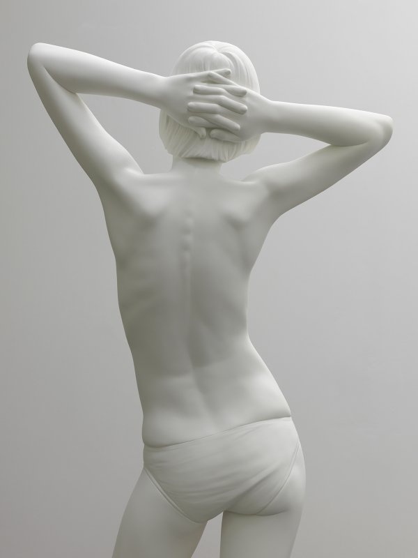 现代审美女性雕塑