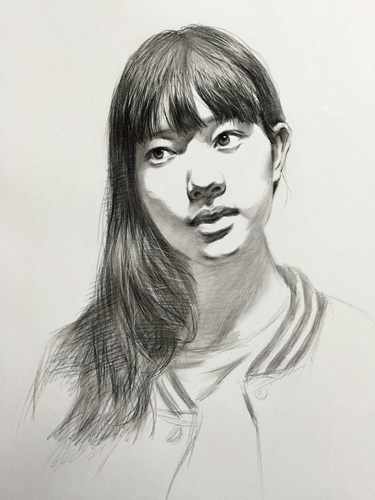 五官清秀 漂亮的长发女孩素描头像画法步骤