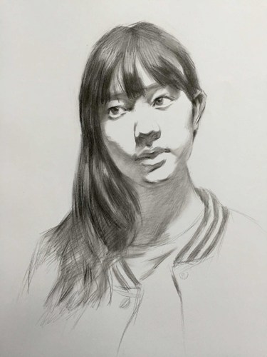 五官清秀 漂亮的长发女孩素描头像画法步骤